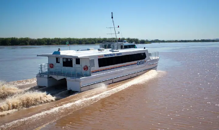 Catamarã entre Guaíba e Porto Alegre passa a aceitar Passe Livre Estudantil