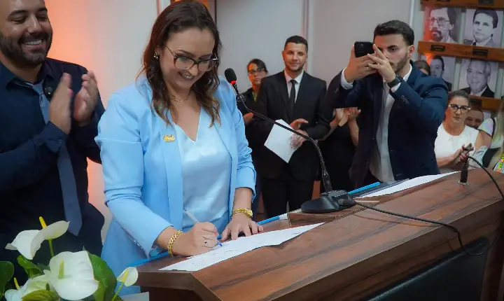 Claudinha Jardim toma posse como primeira prefeita de Guaíba e promete gestão com diálogo e continuidade