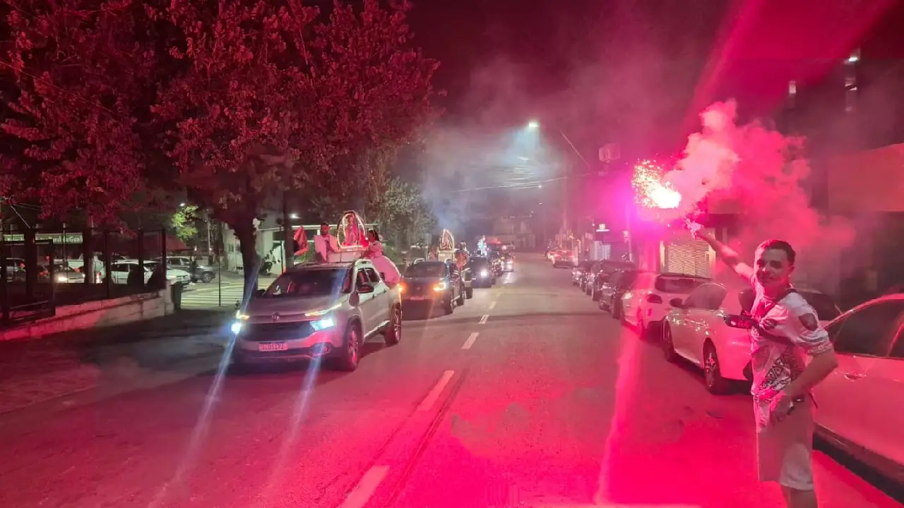 Dezenas de fiéis participam da tradicional carreata e festa de Ogum em Guaíba