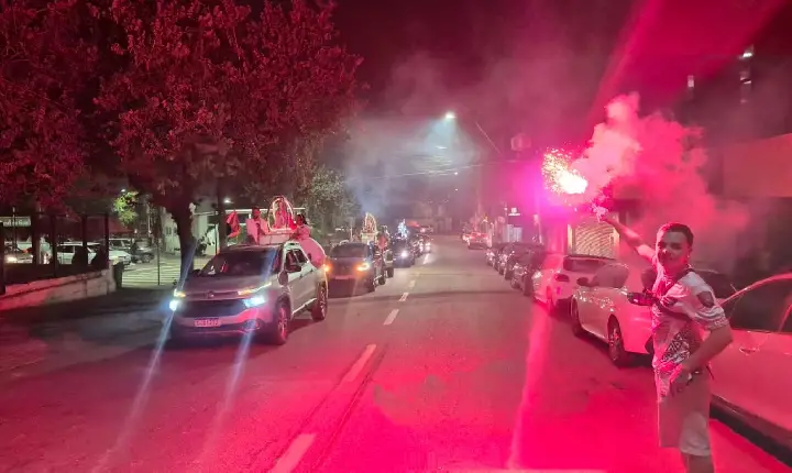 Dezenas de fiéis participam da tradicional carreata e festa de Ogum em Guaíba