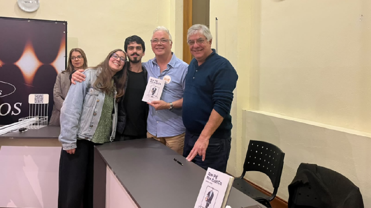 Escritor guaibense Luis Augusto Lopes lança livro de poemas em homenagem a Luis Fernando Verissimo