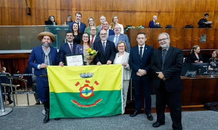 Guaíba recebe homenagem pelos seus 100 anos na Assembleia Legislativa, em Porto Alegre