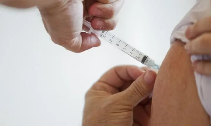 Guaíba tem menos da metade das crianças imunizadas contra a gripe; vacina já está liberada para toda população