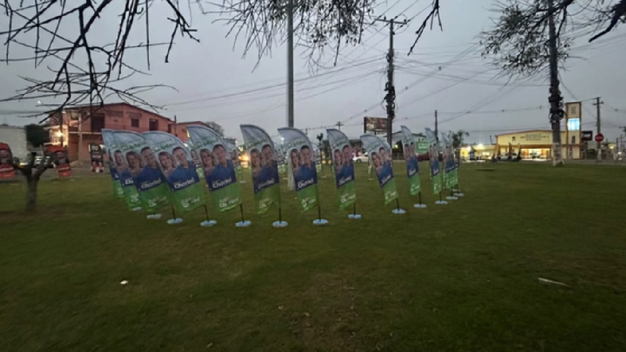 Justiça Eleitoral manda retirar wind banners de candidatos na entrada de Guaíba