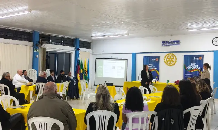 Paula Parolli apresenta trabalho de atualização do Plano Diretor de Guaíba no Rotary; Conferência será em outubro