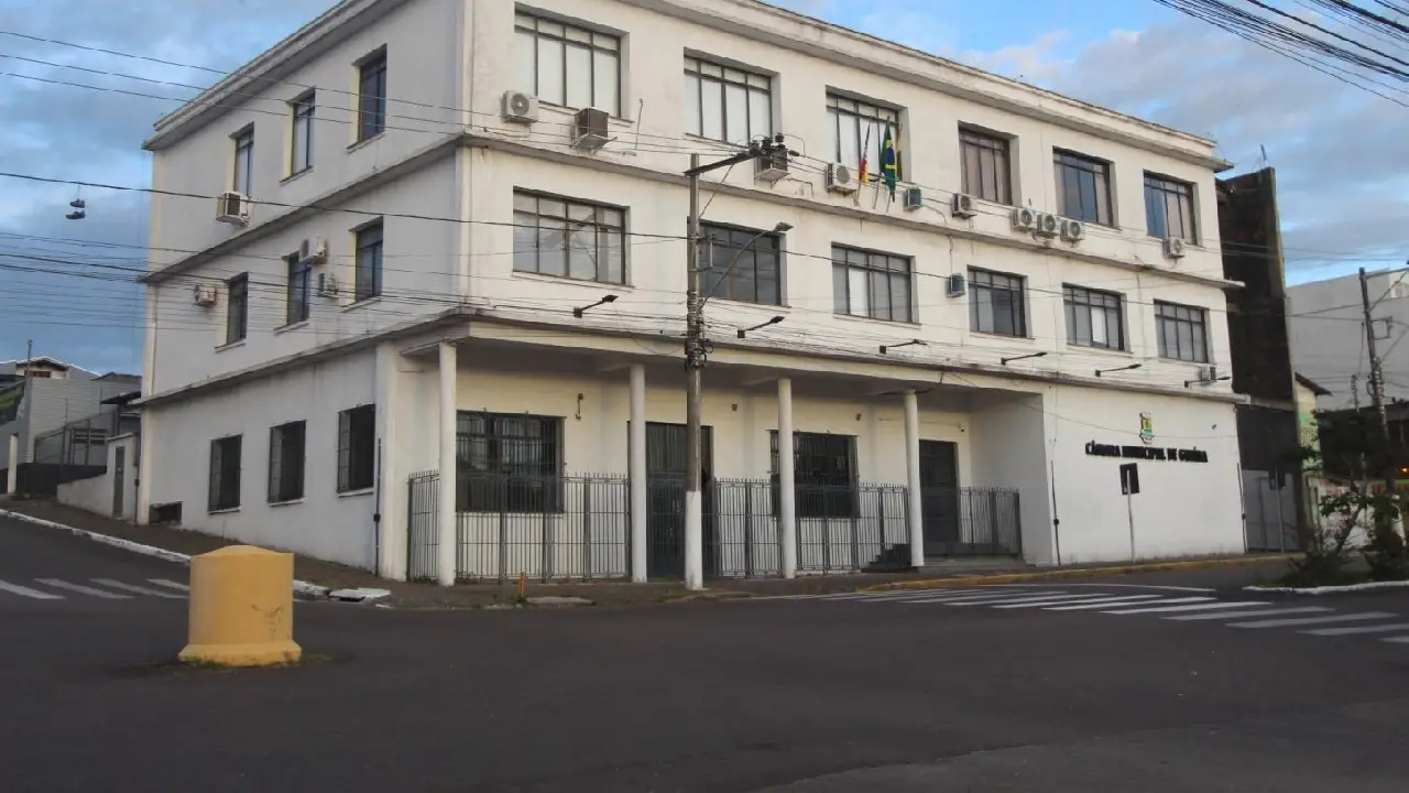 Por 12 a 4, Câmara aprova projeto que altera gratificação de profissionais da educação especial em Guaíba
