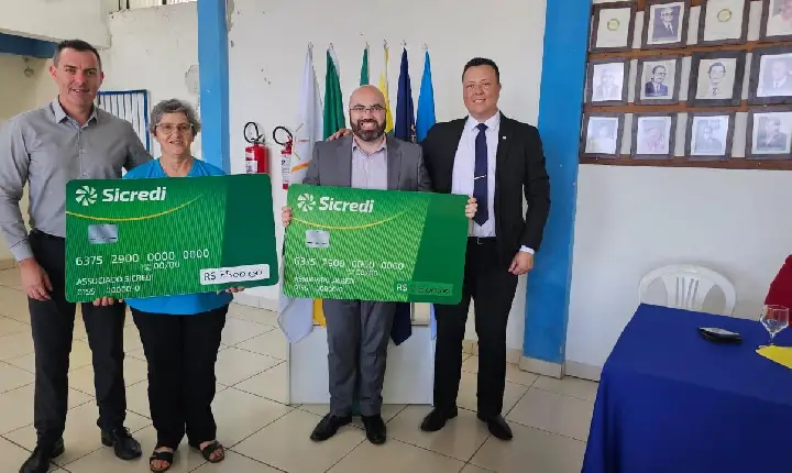 Rotary entrega recursos da 30ª Noite Alemã a entidades beneficentes e homenageia parceiros