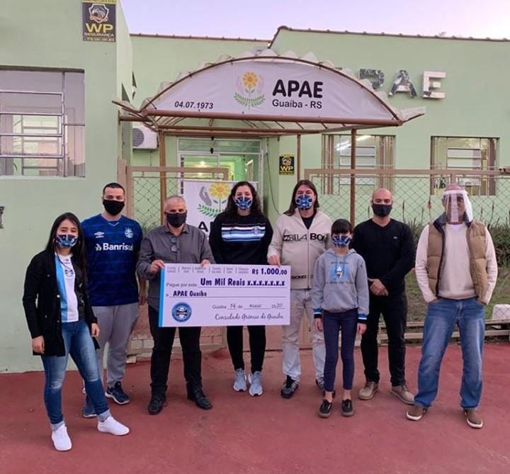 Consulado do Grêmio vende máscaras personalizadas e doa R$ 1 mil para Apae Guaíba