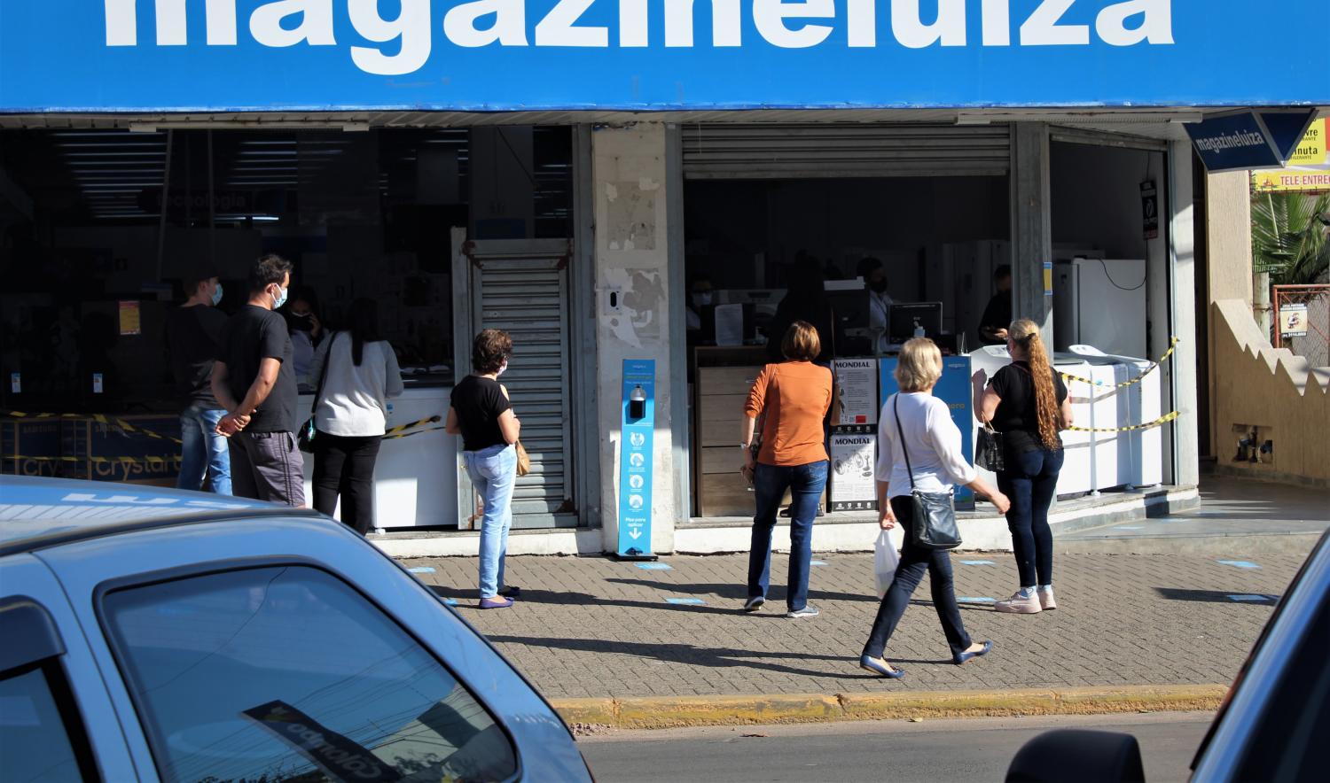 Novo decreto reduz funcionamento de comércio e restaurantes