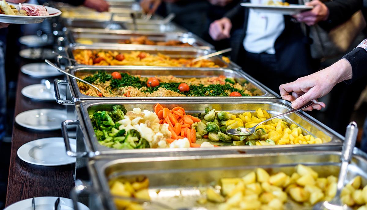 Novo decreto de Guaíba autoriza que clientes se sirvam em buffets