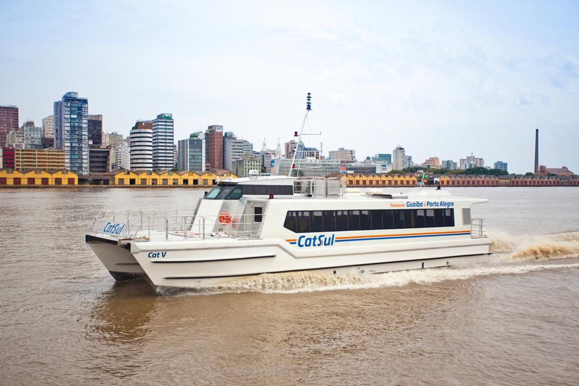 Catamarã amplia horários aos sábados