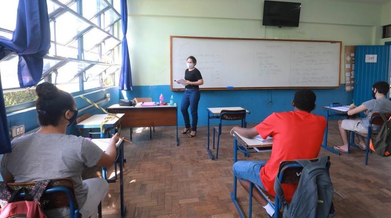 Sem previsão, escolas estaduais de Guaíba não retornam às aulas presenciais