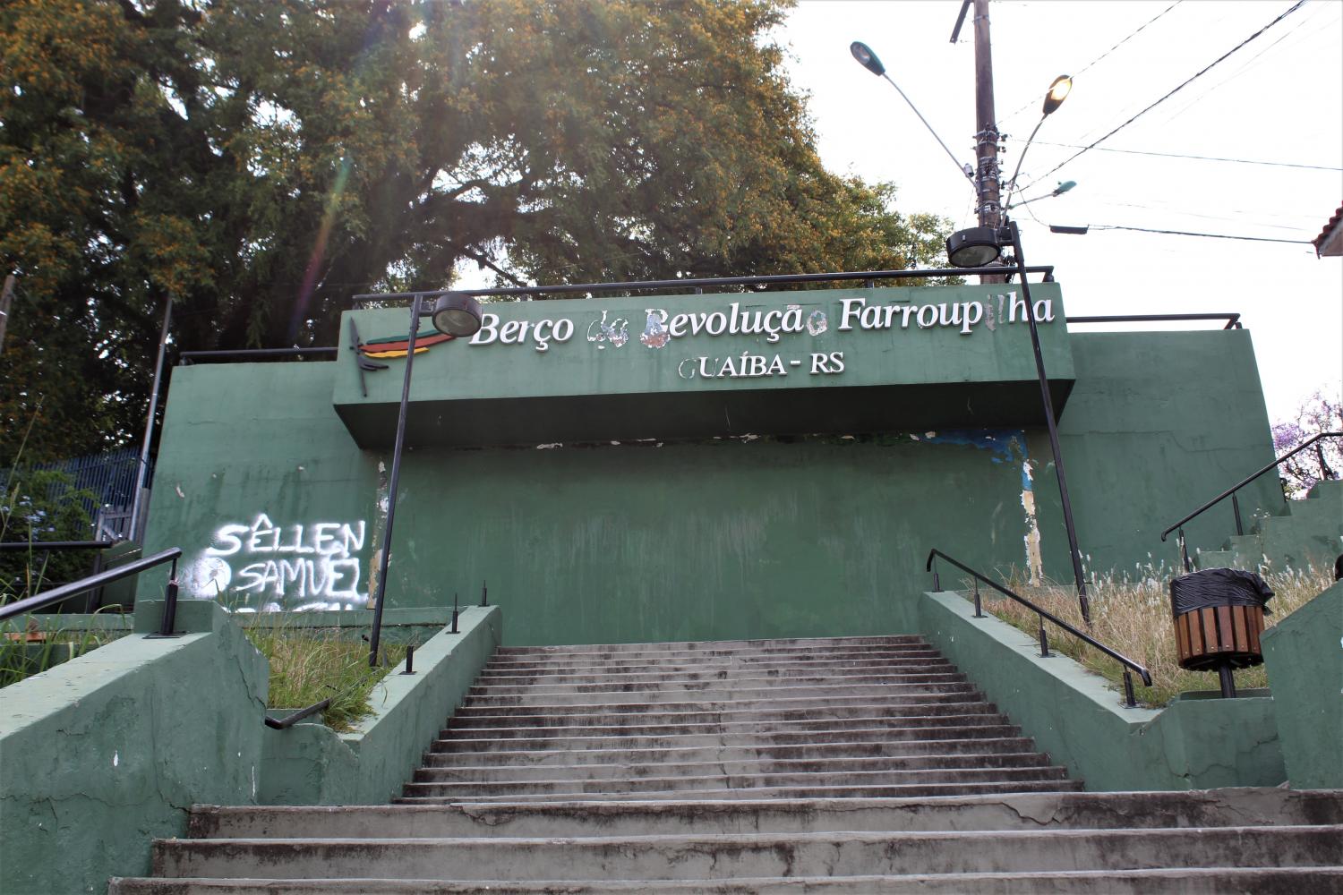 Imagem do sítio histórico na Escadaria 24 de Outubro é arrancada por vândalos