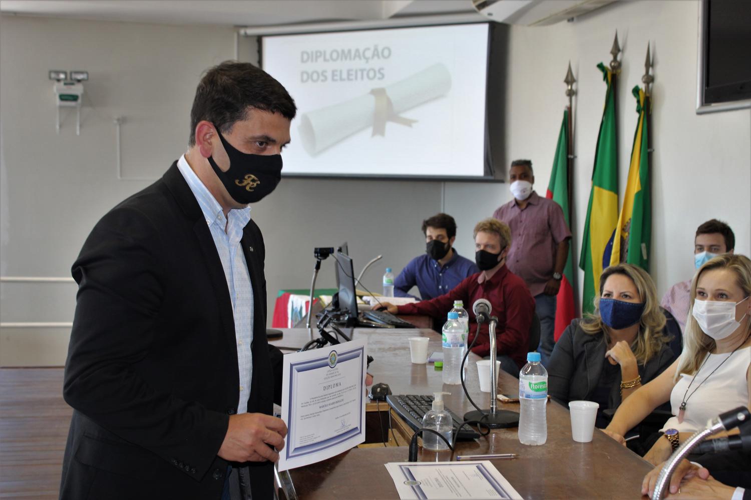 Justiça Eleitoral oficializa Marcelo Maranata, Claudinha Jardim e 17 vereadores eleitos