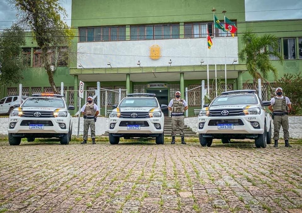 Brigada Militar de Guaíba recebe novas três viaturas semiblindadas