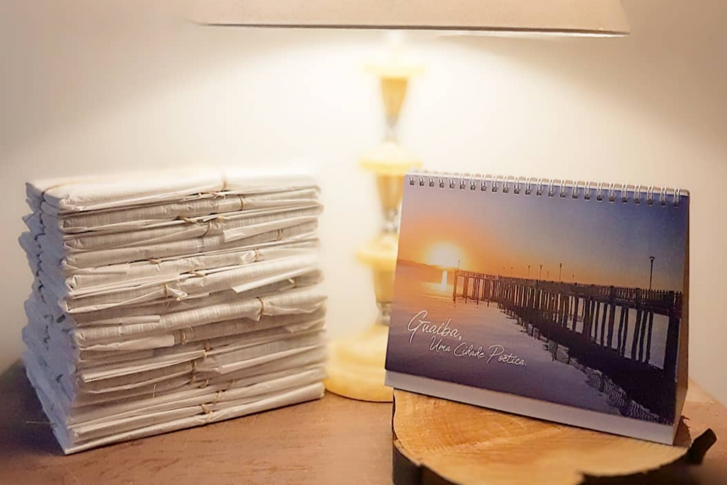 Calendário reúne fotografias e versos sobre 