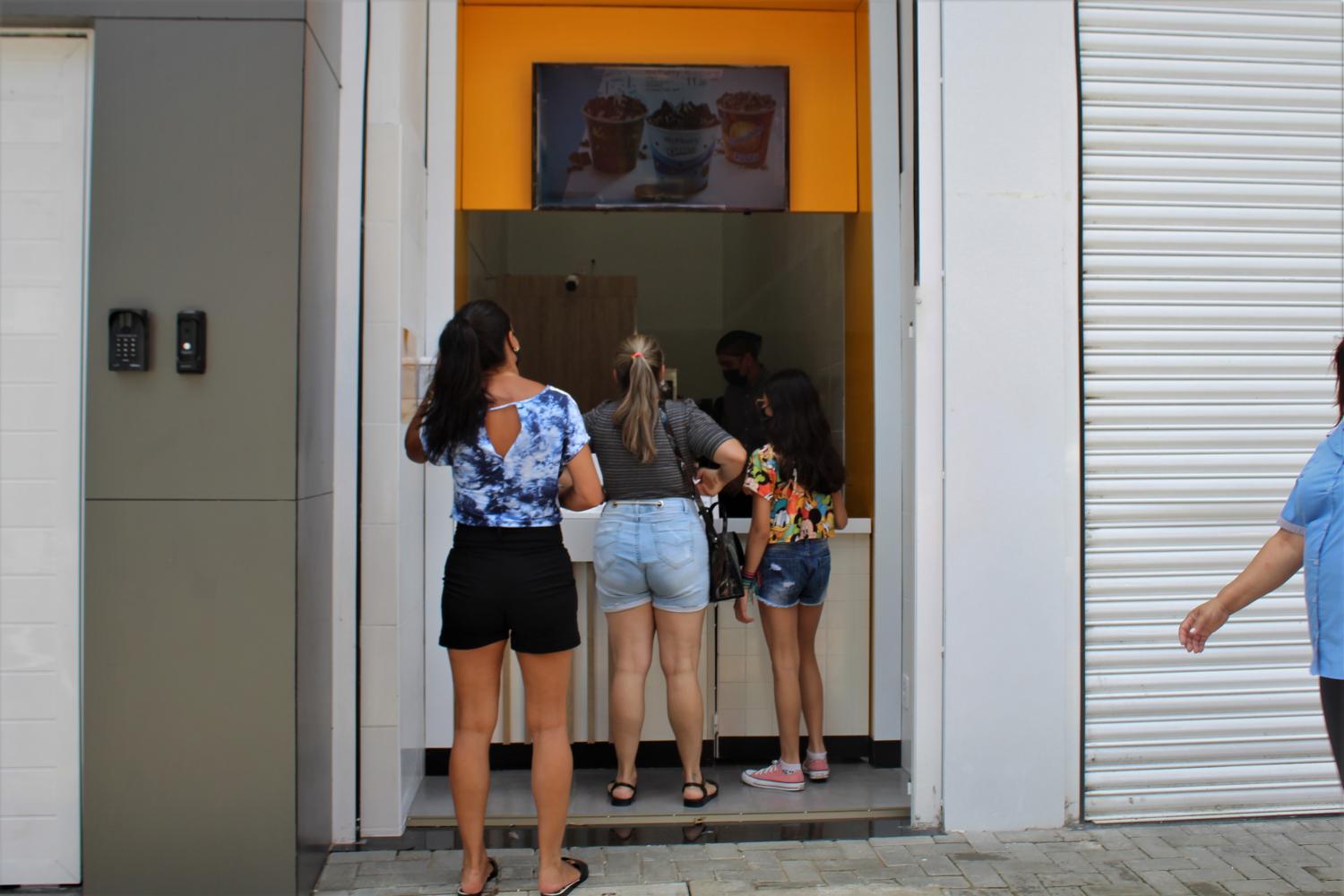 Quiosque de sorvetes do McDonald's é inaugurado em Guaíba, na avenida São José