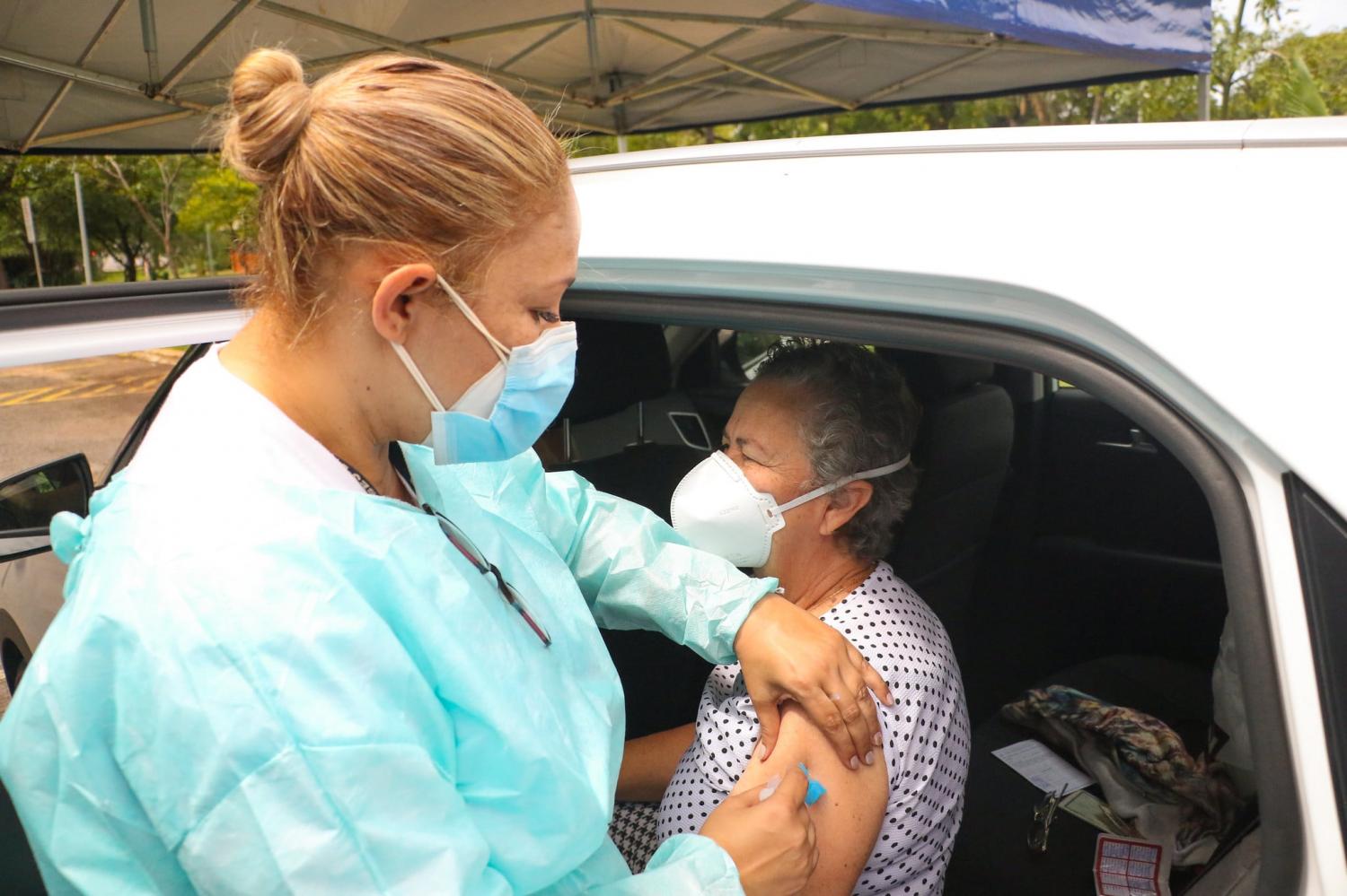 Guaíba amplia vacinação contra covid-19 para idosos entre 69 e 72 anos