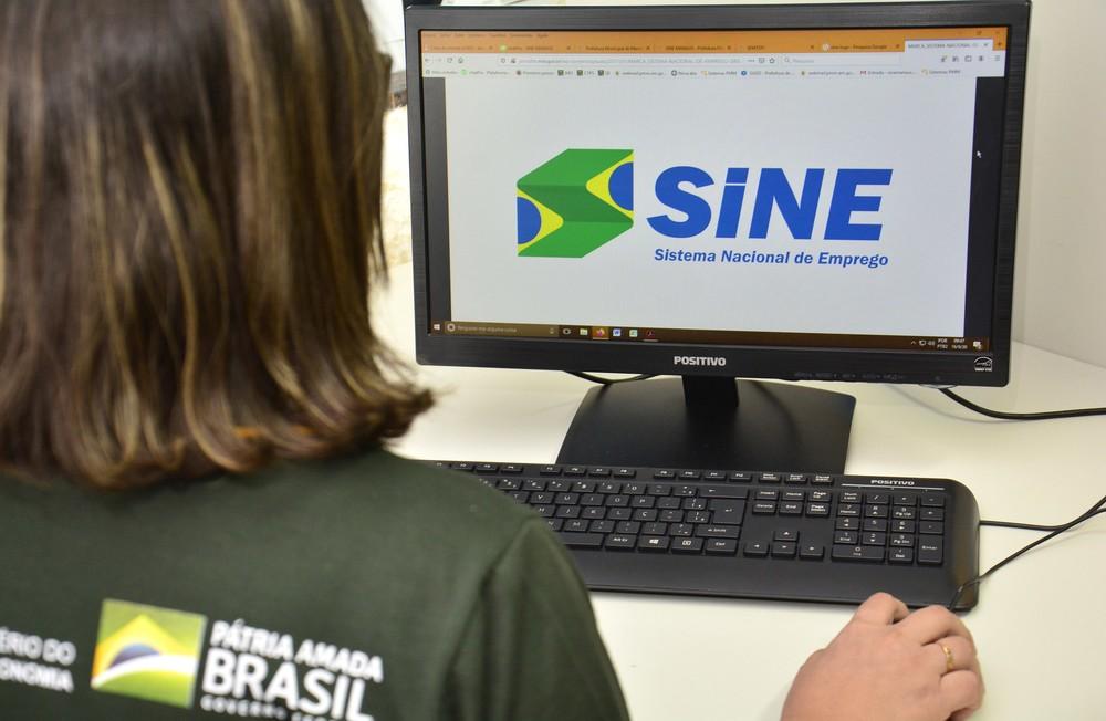 Auxiliar de cozinha, vendedor e mais: Sine Guaíba oferta diversas vagas de emprego