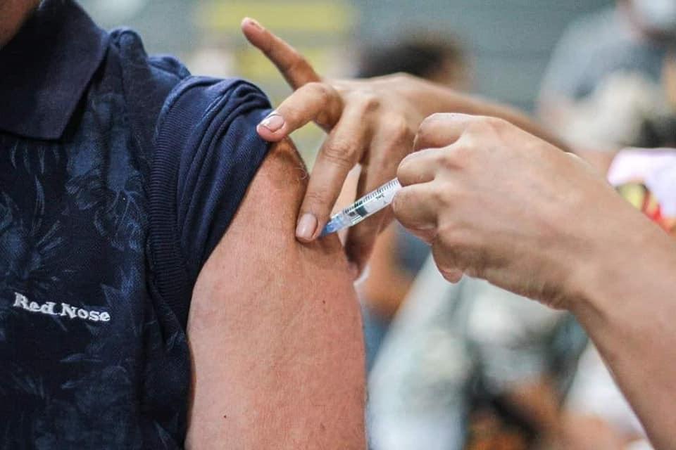 Guaíba retoma vacinação contra covid-19 nesta segunda-feira, com primeira e segunda dose