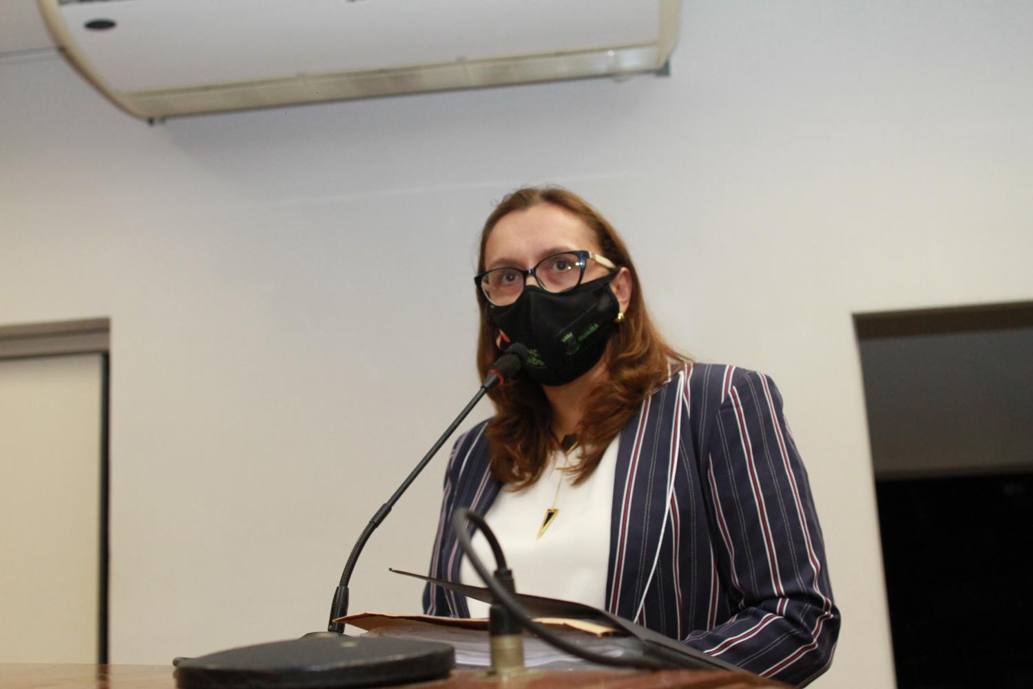 Claudinha Jardim alega impedimento jurídico para reposição dos professores na Câmara