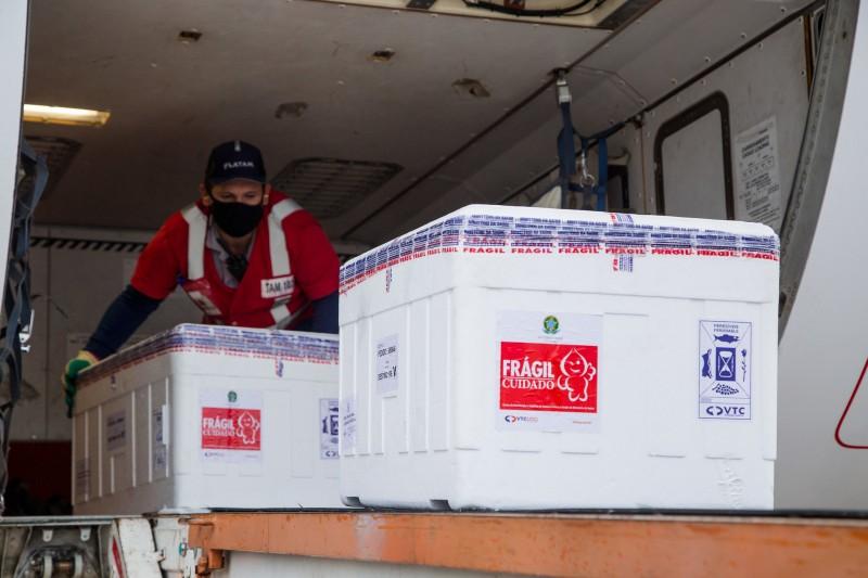 Guaíba recebe mais 660 doses da CoronaVac para segunda aplicação