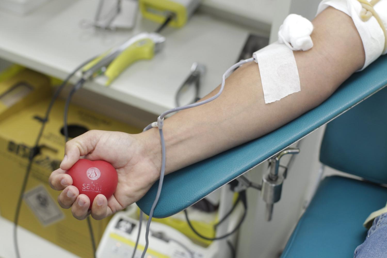 Tadeu Blaskoski, de 44 anos, precisa de doadores de sangue; estoque é baixo em diversos hemocentros