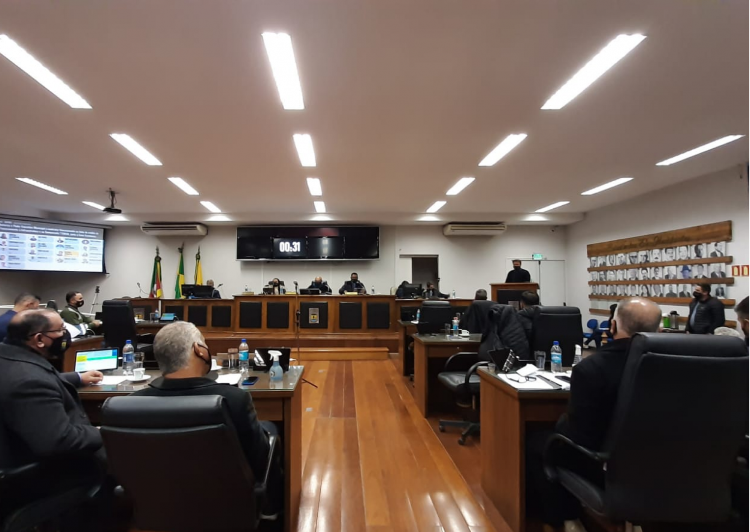 Em sessão tumultuada, vereadores aprovam empréstimo de R$ 8 milhões para Usina de Asfalto