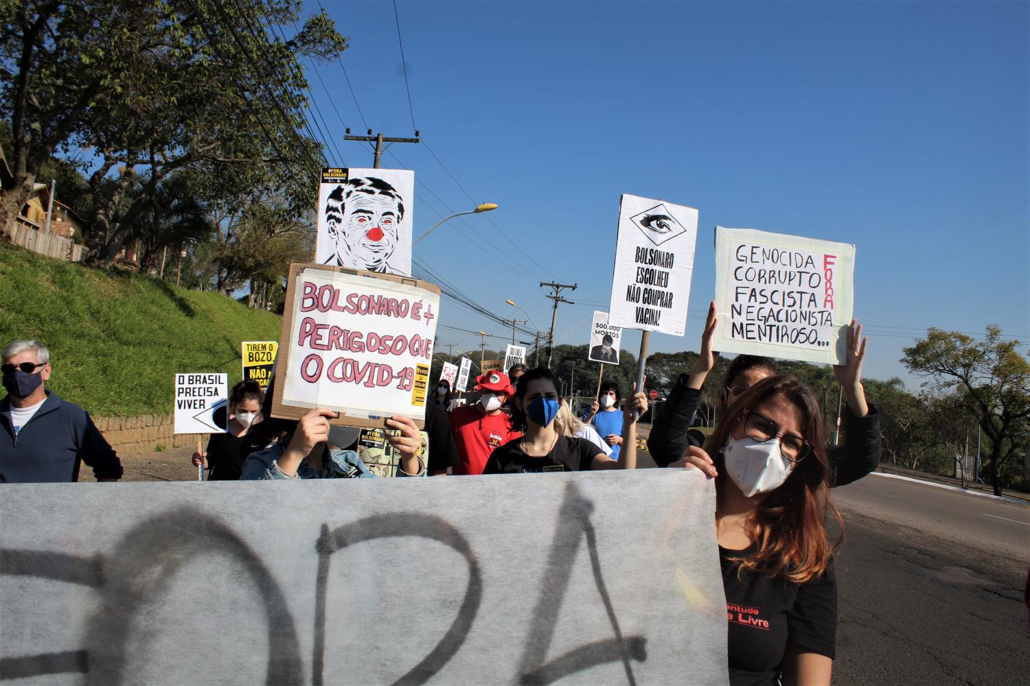 Manifestantes voltam às ruas contra o presidente Jair Bolsonaro e a favor da vacina