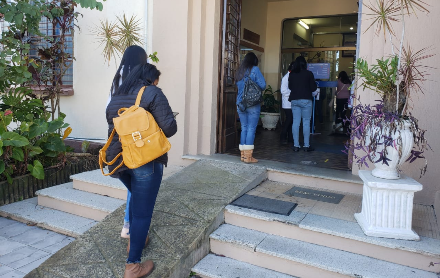 Escola Gomes Jardim divulga 80 aprovados na prova do curso técnico em Administração; veja a lista