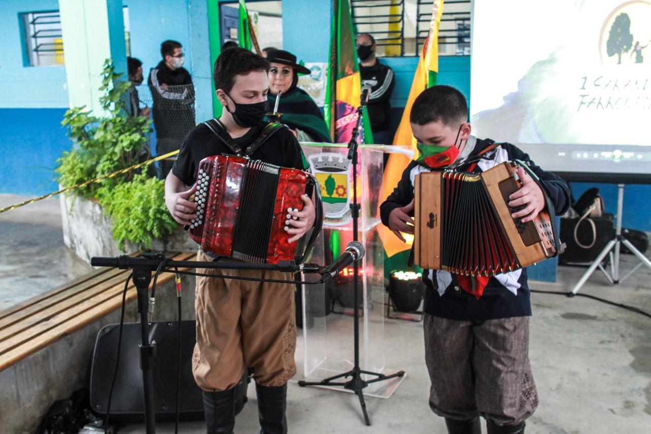 Guaíba começa programação do Sarandeio Farroupilha na escola Anita Garibaldi