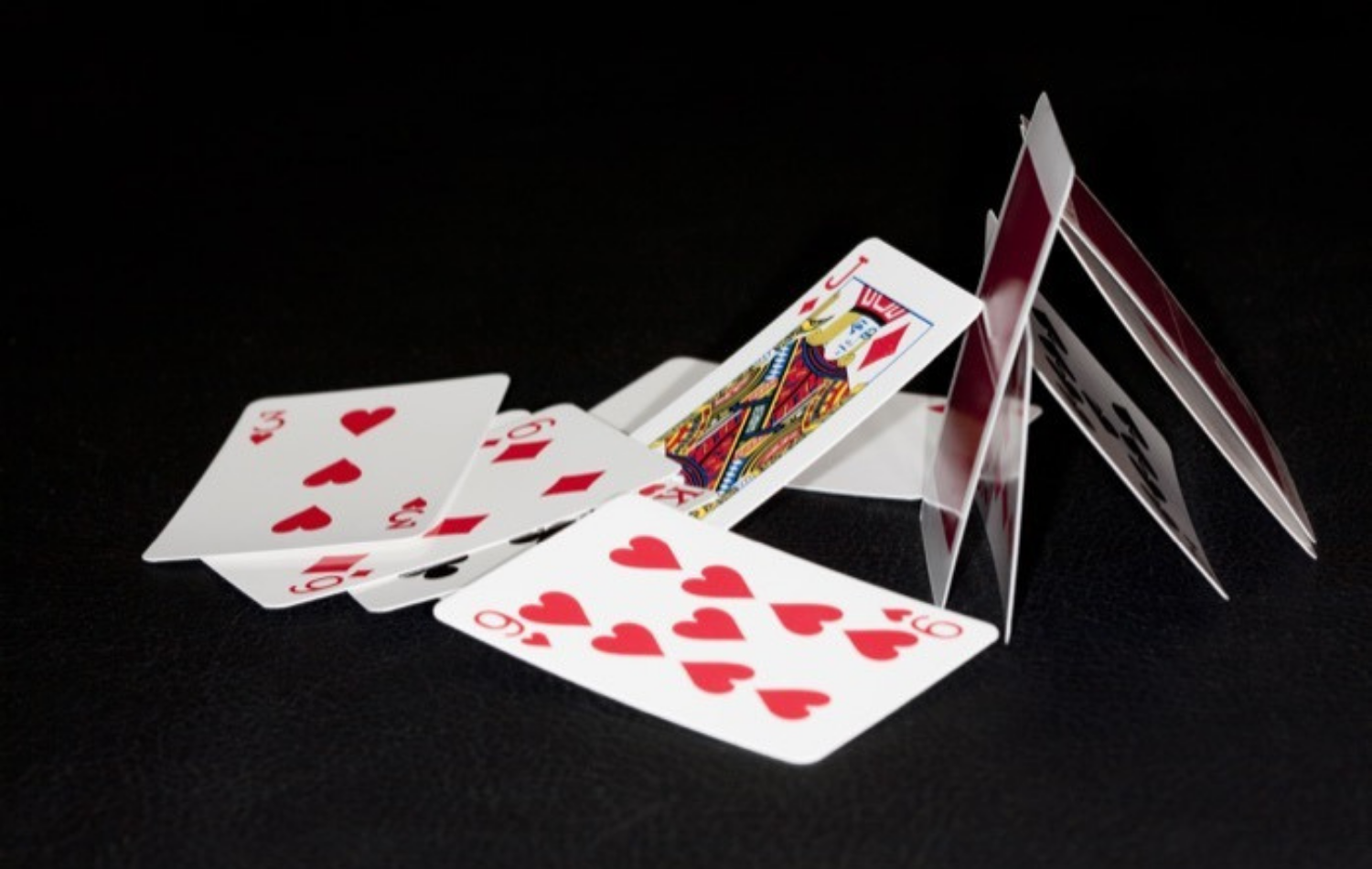 Castelo de cartas na política