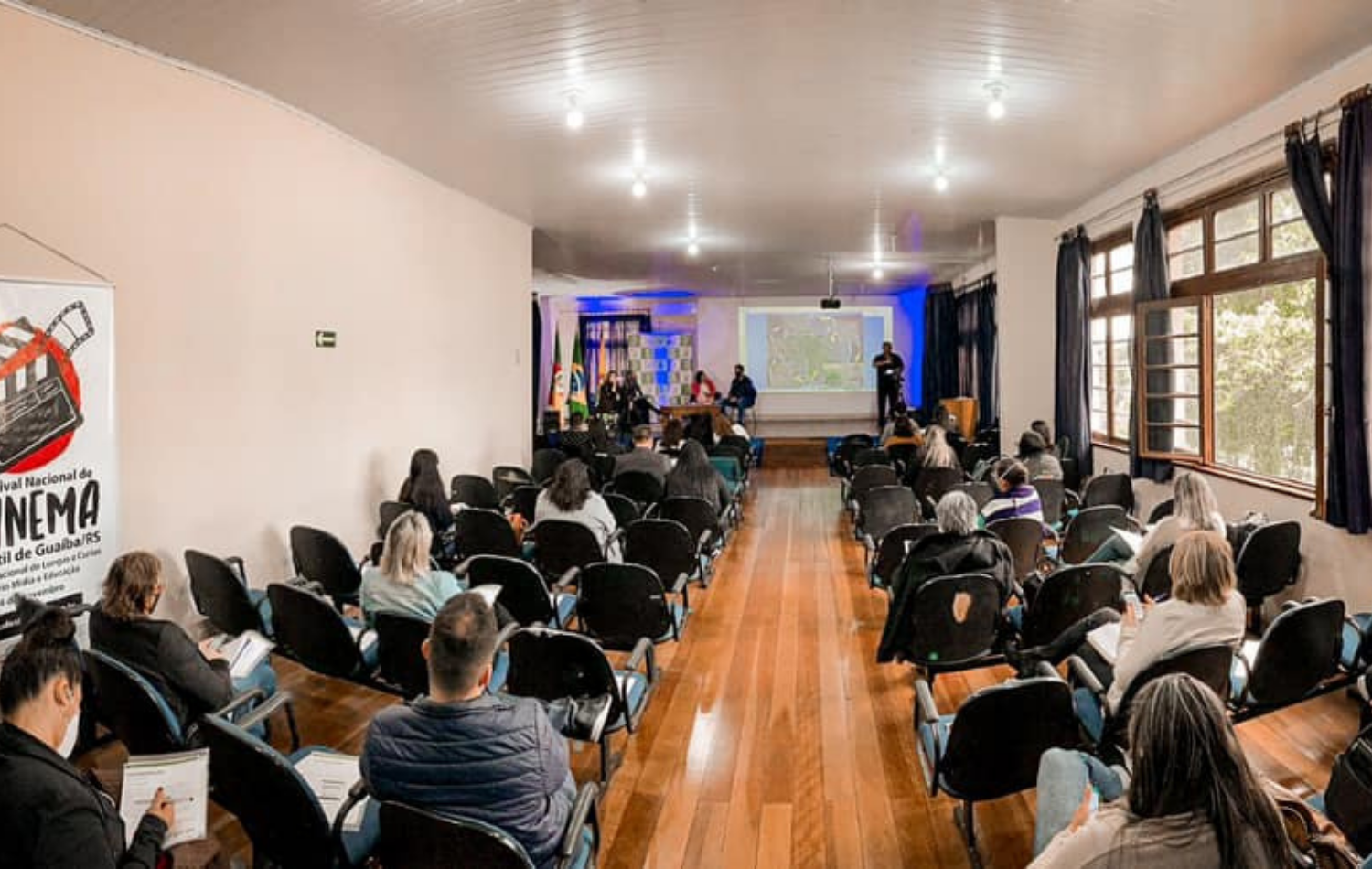 Seminário na escola Gomes Jardim debate políticas públicas para pessoas com deficiência