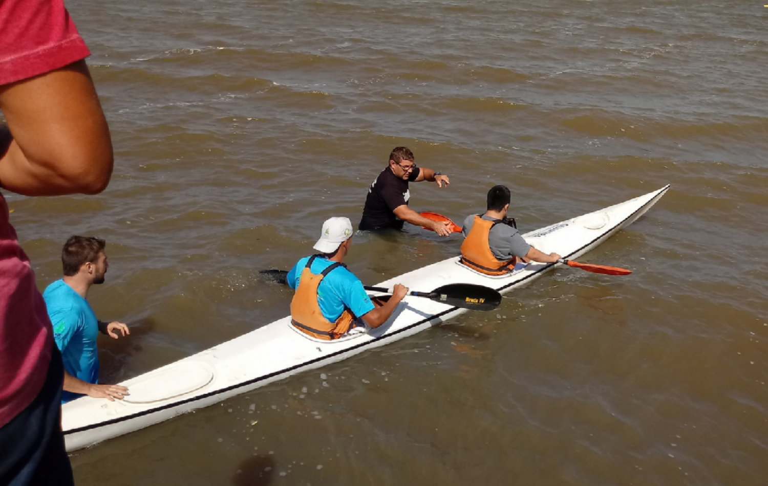 Guahyba retoma atividades e abre inscrições gratuitas para escola de canoagem