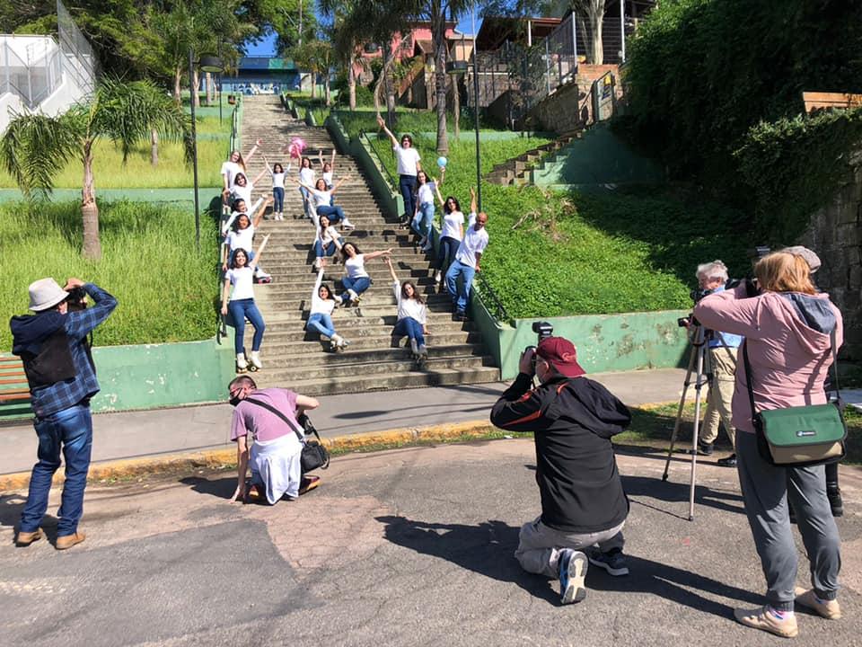 Guaíba Foto Clube registra fotografias de patinadores do Grupo Expressão, no Centro
