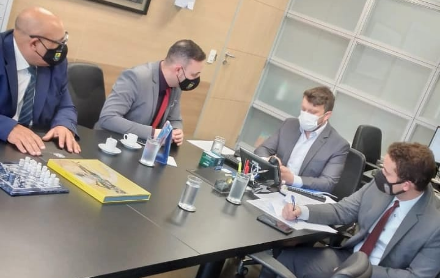 Vereadores vão a Brasília na busca de equipamentos para Usina de Asfalto