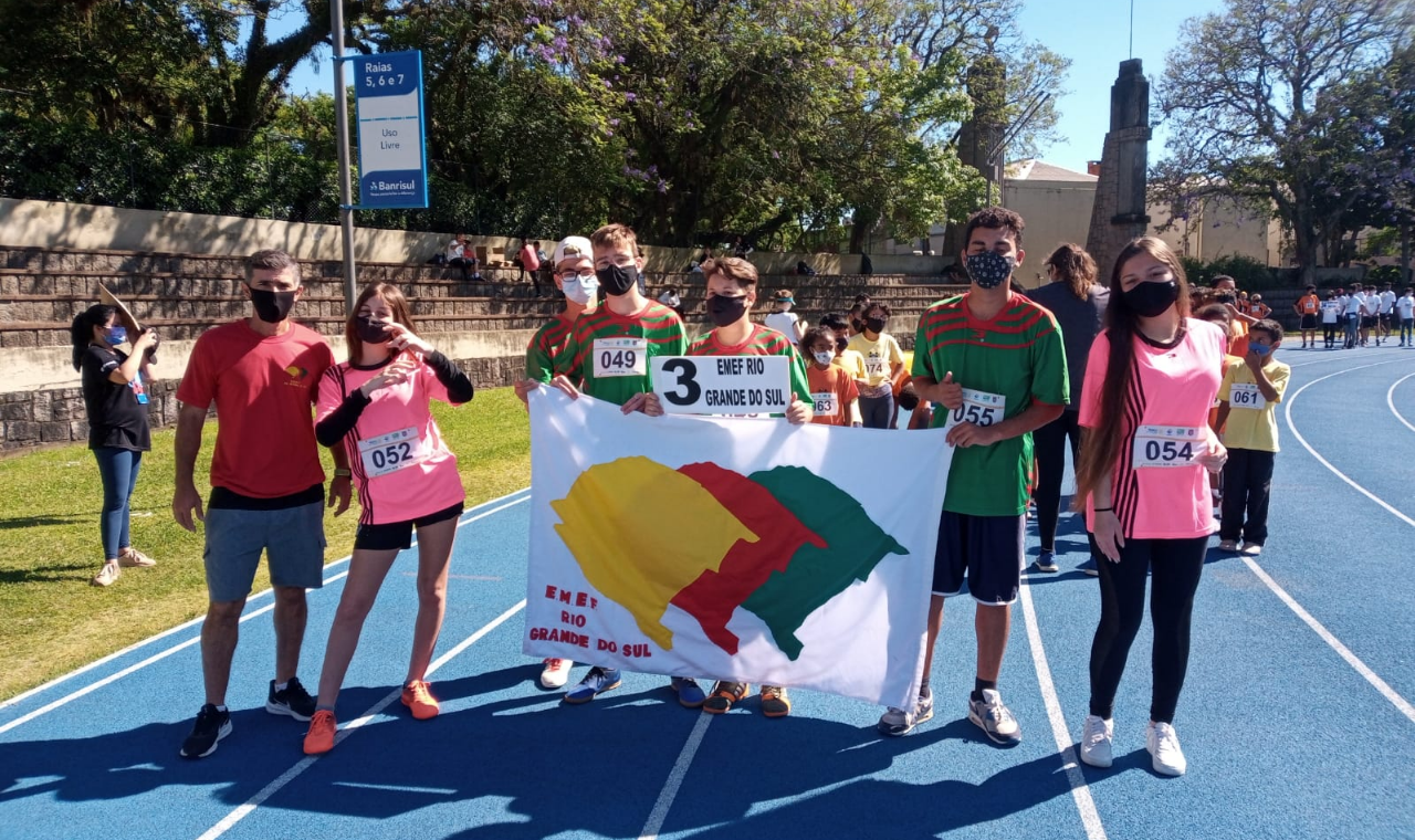 Alunos da escola Rio Grande do Sul participam do Torneio Escolar de Atletismo, em Porto Alegre