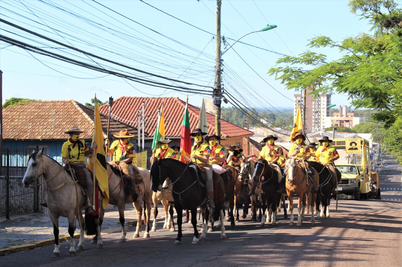 Cavalgada homenageia o músico tradicionalista José Cláudio Machado