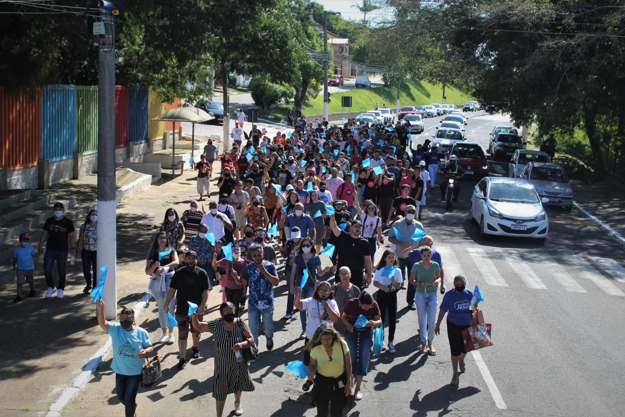 Marcha para Jesus leva centenas de fiéis para as ruas de Guaíba