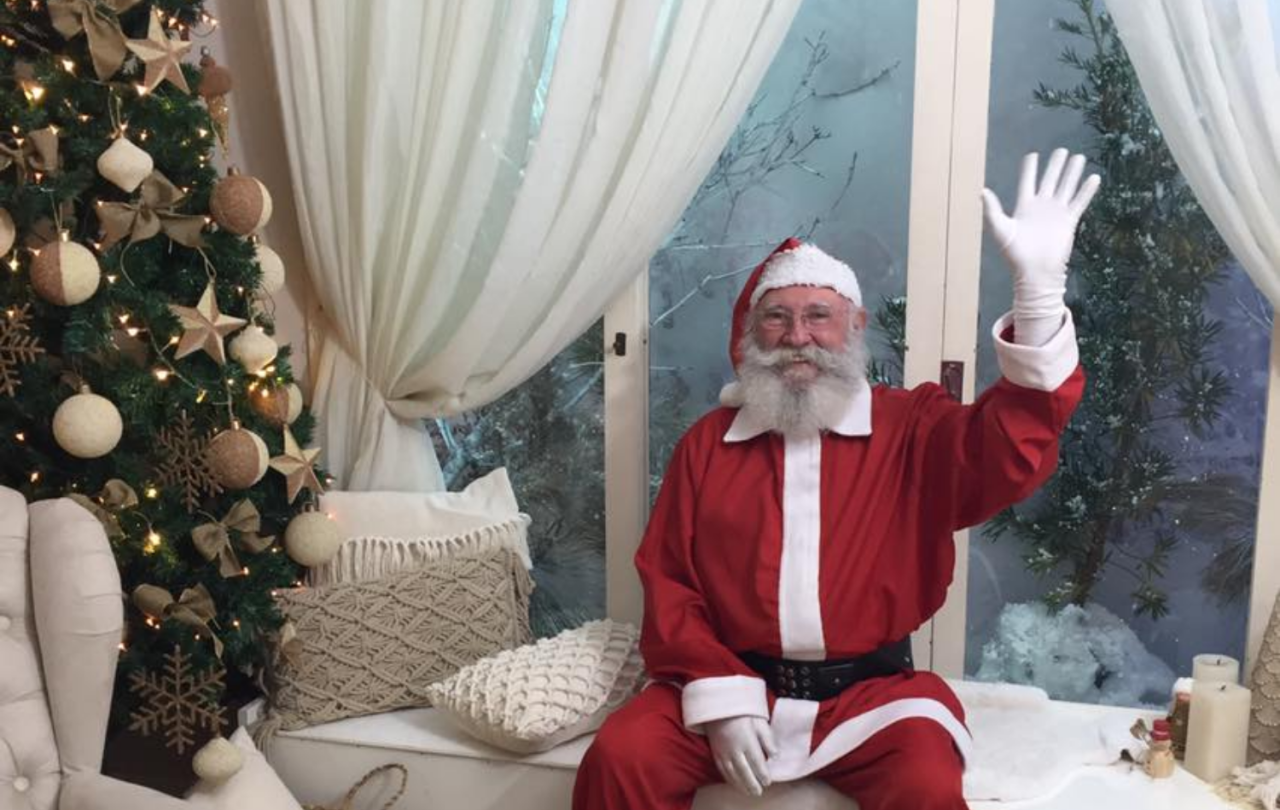 Aos 72 anos, ex-dentista e vereador de Guaíba é Papai Noel na serra gaúcha