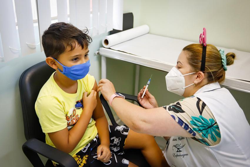 Guaíba vacina crianças de 5 a 11 anos neste sábado; 72% já estão imunizadas contra convid-19