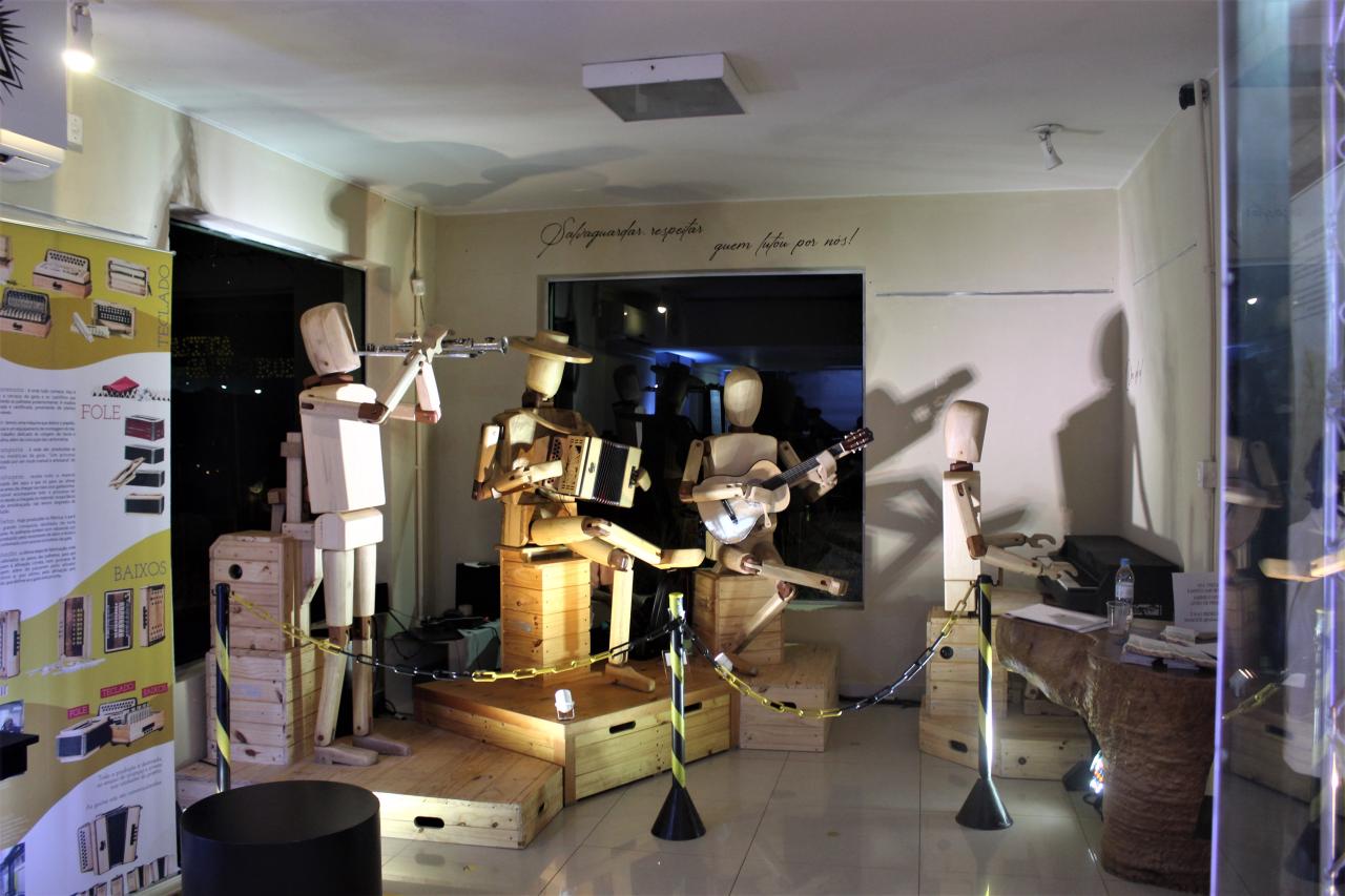Guaíba recebe exposição do projeto Fábrica de Gaiteiros, de Renato Borghetti