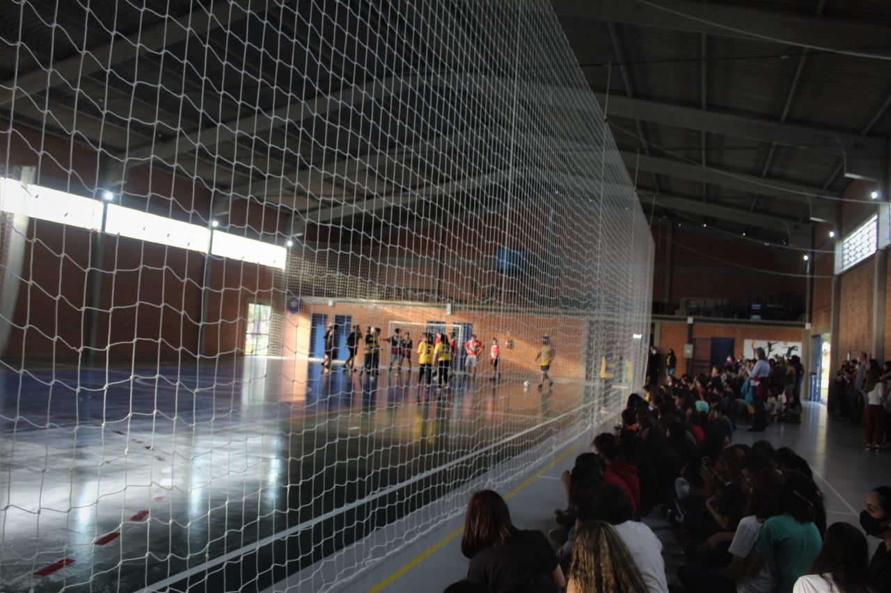 Escola Arlindo Stringhini, no Columbia City, reinaugura ginásio de esportes