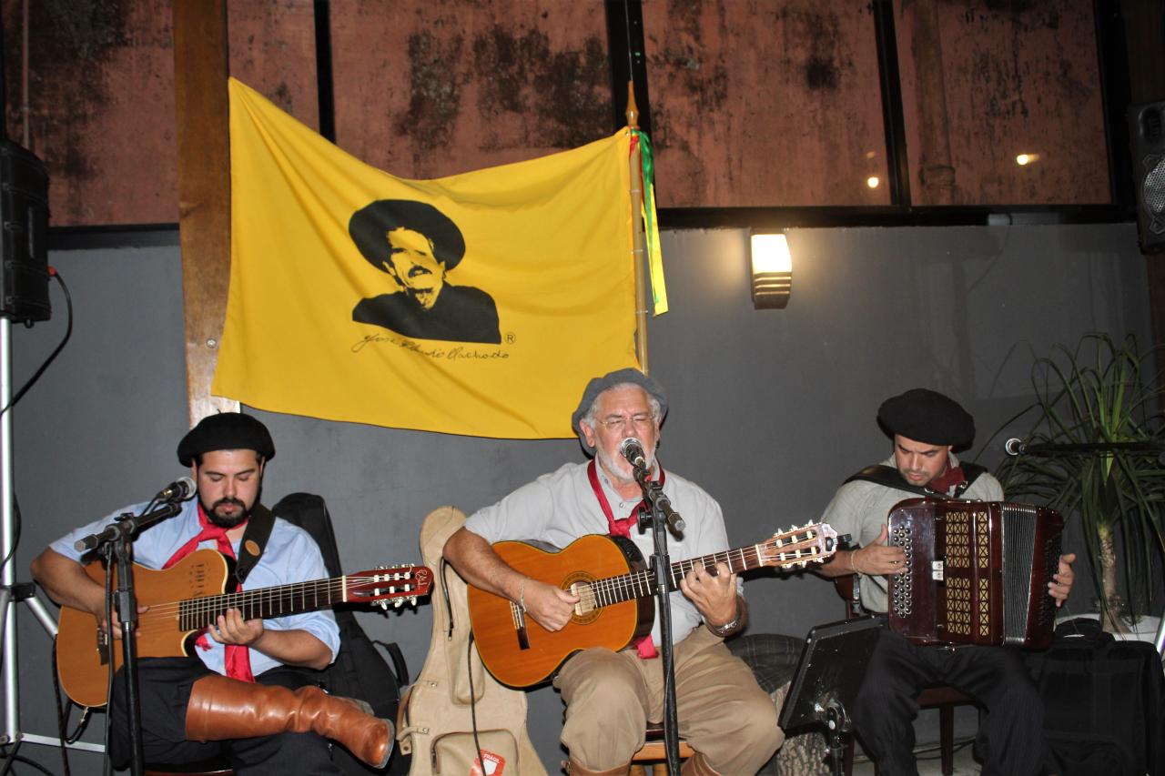 Show de Mauro Moraes marca lançamento do CD de 10 anos sem José Claúdio Machado