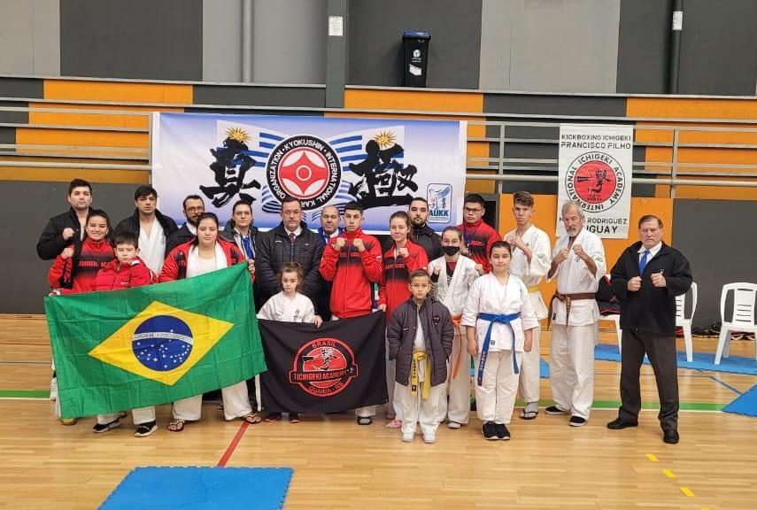 Atletas de Guaíba conquistam campeonato de Karate Kyokushin no Uruguai