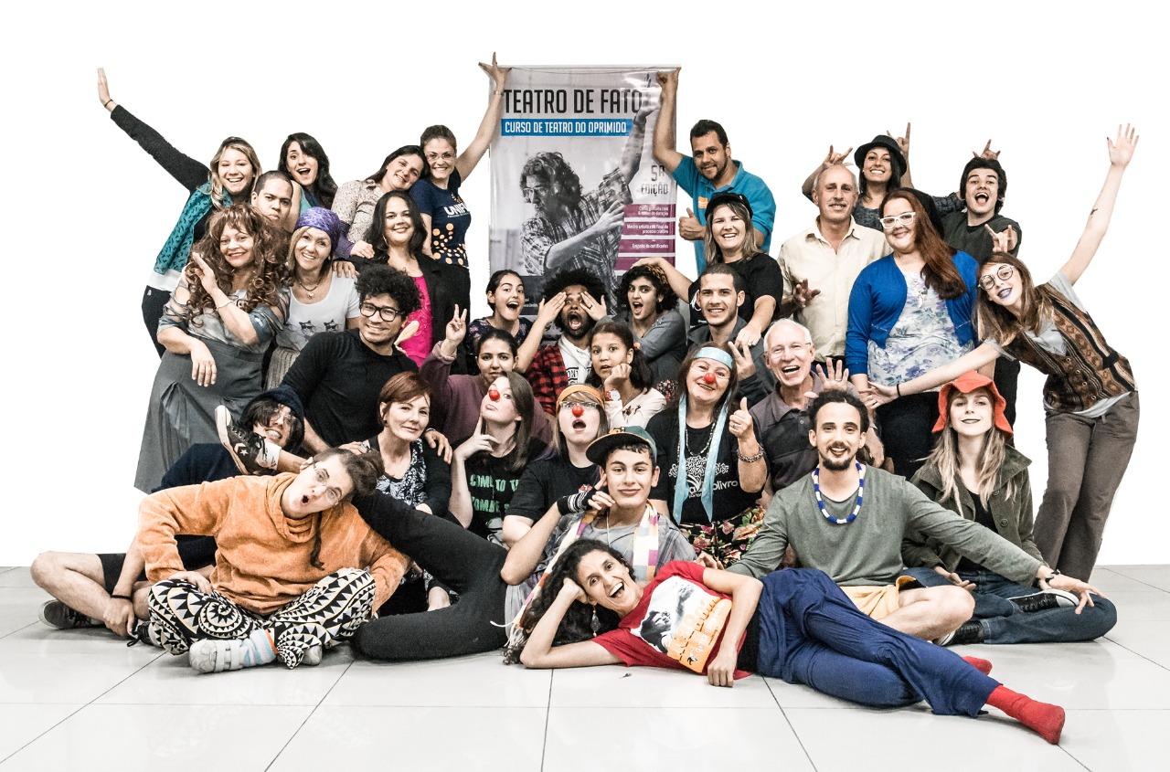 Grupo Comparsaria das Façanhas oferece curso gratuito de Teatro do Oprimido