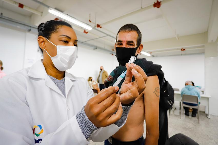 Guaíba inicia aplicação da 4ª dose contra covid-19 para maiores de 50 anos
