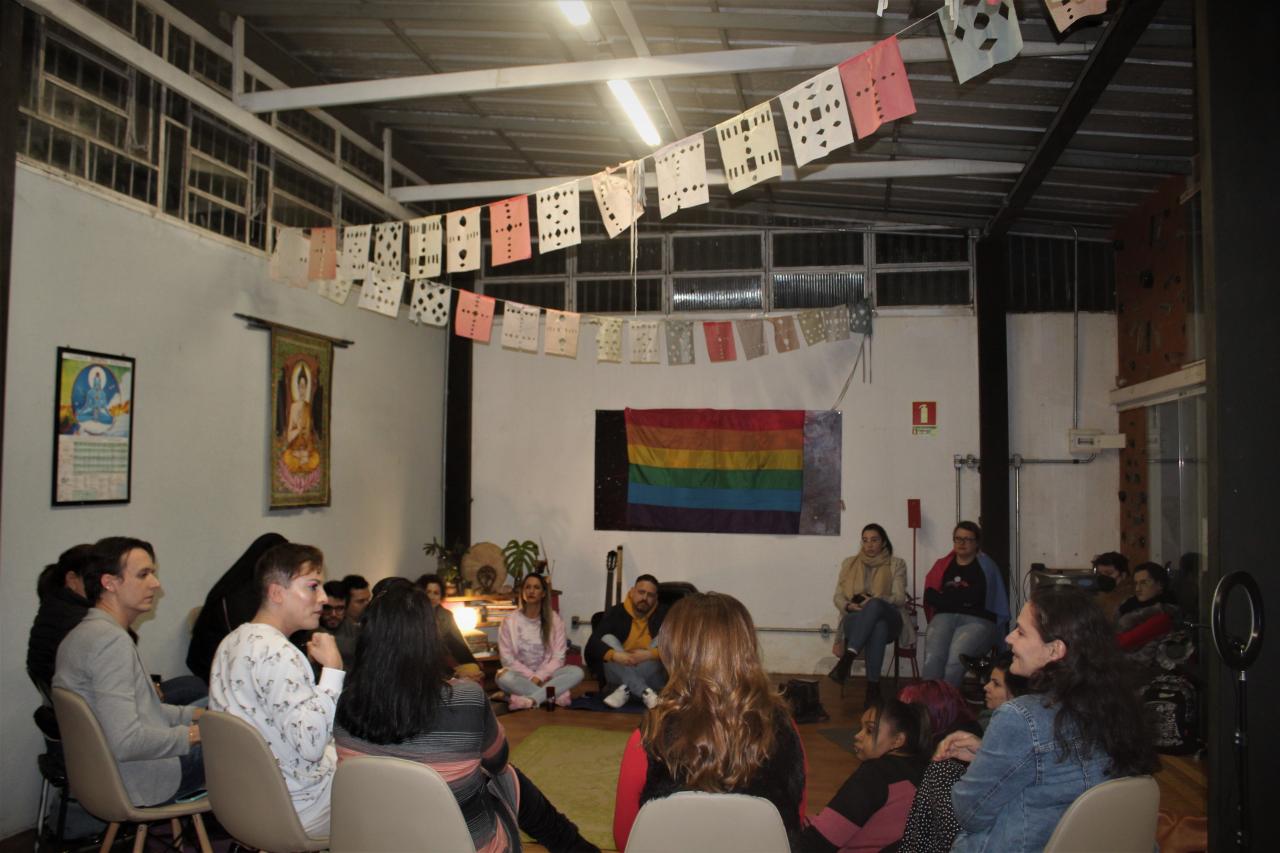 No Dia do Orgulho, roda de conversa debate significados da sigla LGBTQIA+ em Guaíba