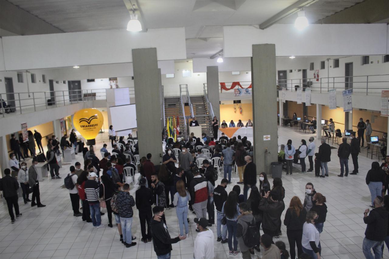Estudantes da escola técnica Solon Tavares expõem trabalhos no 7º Actualiza