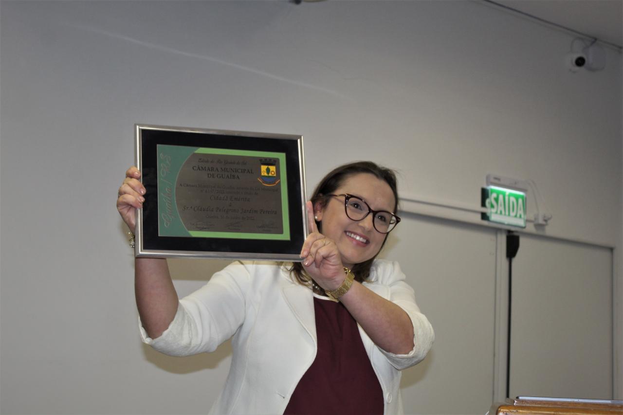 Vice-prefeita Claudinha Jardim recebe título de cidadã emérita de Guaíba